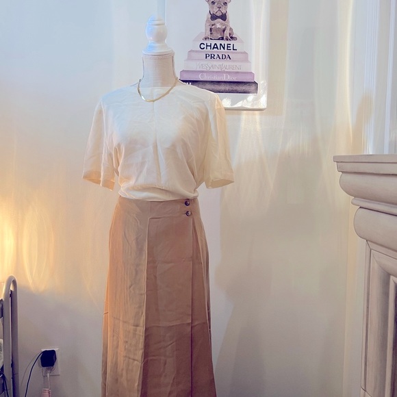 Jones New York Dresses & Skirts - 100% Silk Caramel Brown Wrap Skirt Size 12 NWT